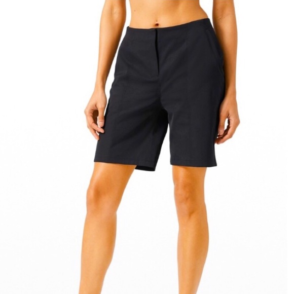 LULULEMON BLACK IN POWER SIDE POCKETS MR SHORTS - Picture 4 of 9